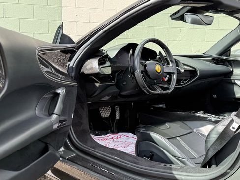 Used 2023 Ferrari SF90 Spider image 69