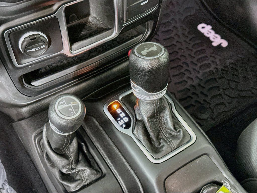 Used 2022 Jeep Wrangler Sport AWD/4WD image 23