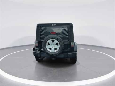 Used 2015 Jeep Wrangler Unlimited Sahara image 7