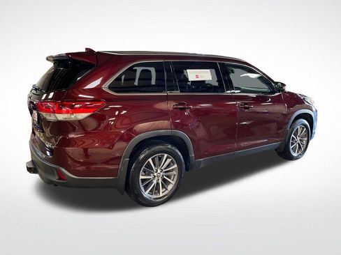 Certified 2019 Toyota Highlander XLE AWD/4WD image 5