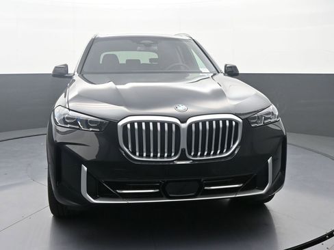New 2026 BMW X5 xDrive40i w/ Premium Package AWD/4WD image 2