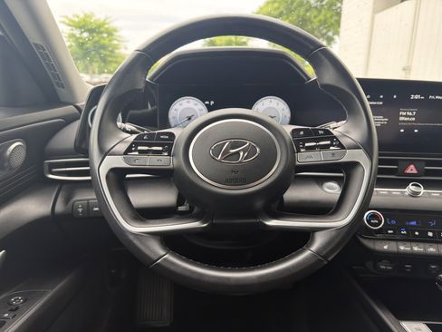 Used 2023 Hyundai Elantra SEL w/ Convenience Package FWD image 22