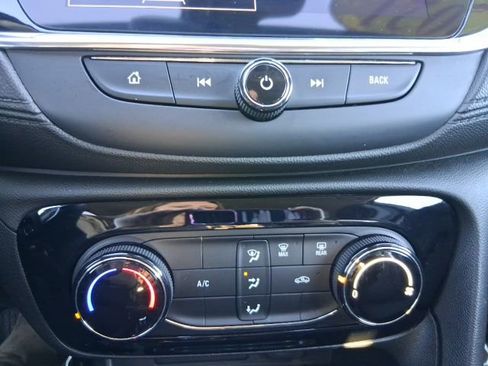 Used 2021 Buick Encore GX Preferred image 28