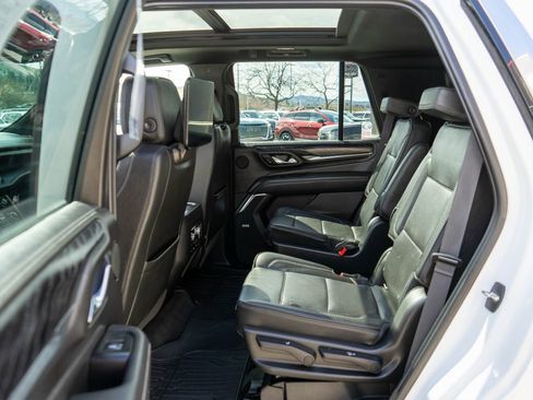 Used 2021 GMC Yukon Denali w/ Denali Premium Package AWD/4WD image 14