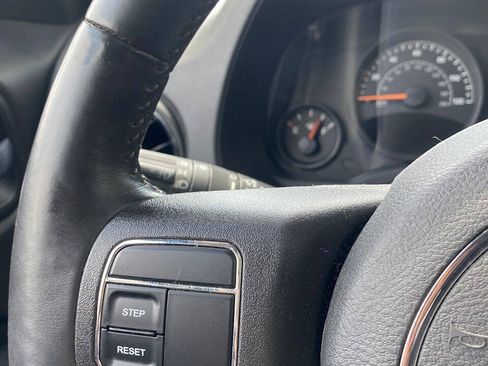 Used 2016 Jeep Patriot High Altitude AWD/4WD image 11