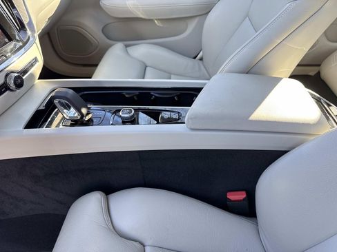 Used 2024 Volvo S60 B5 Ultimate w/ Climate Package image 21