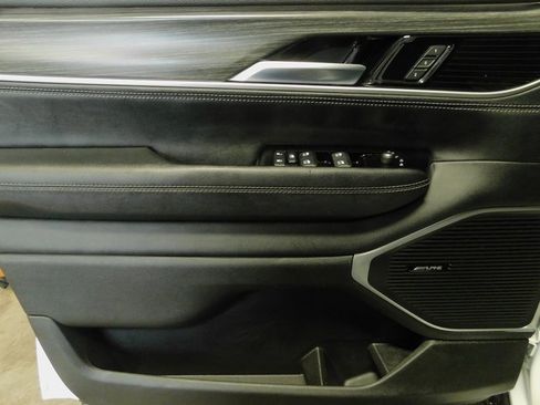 Used 2024 Jeep Wagoneer L Series II w/ Flexible Seating Group image 22