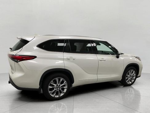 Used 2021 Toyota Highlander Limited image 4