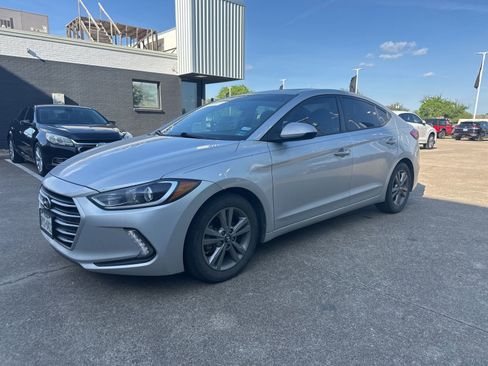 Used 2018 Hyundai Elantra Value Edition w/ Cargo Package image 2