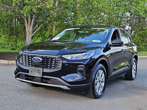 Certified 2023 Ford Escape Active AWD/4WD image 4