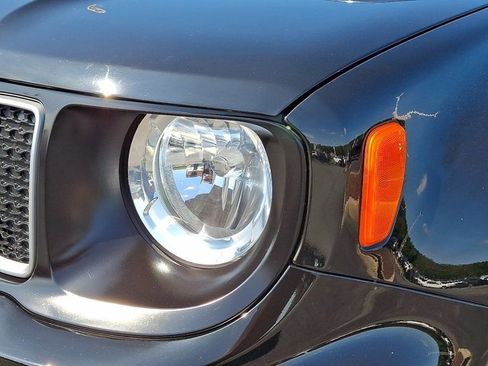 Certified 2022 Jeep Renegade Latitude image 11