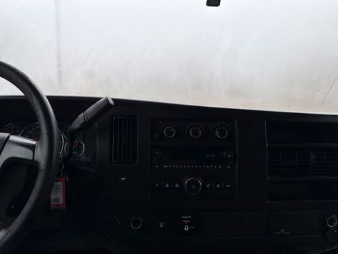 Used 2015 GMC Savana 3500 Extended image 15