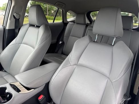 Used 2023 Toyota Venza XLE AWD/4WD image 11