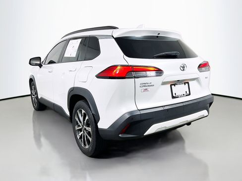 Used 2023 Toyota Corolla Cross XLE FWD image 8