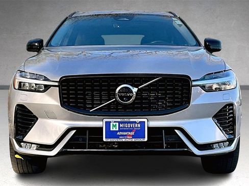 Certified 2023 Volvo XC60 B5 Plus w/ Climate Package image 2