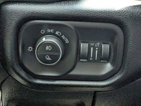 Used 2020 RAM 1500 Laramie RWD image 38