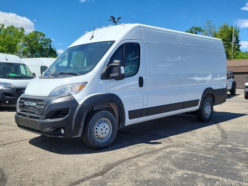 Used 2025 RAM ProMaster 3500 w/ Convenience Group FWD image 2