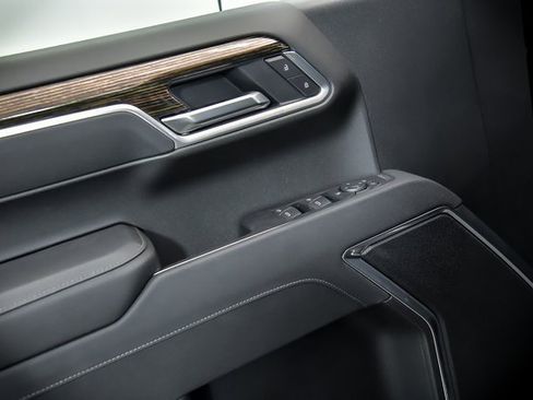 New 2025 GMC Sierra 1500 SLE w/ Preferred Package image 6