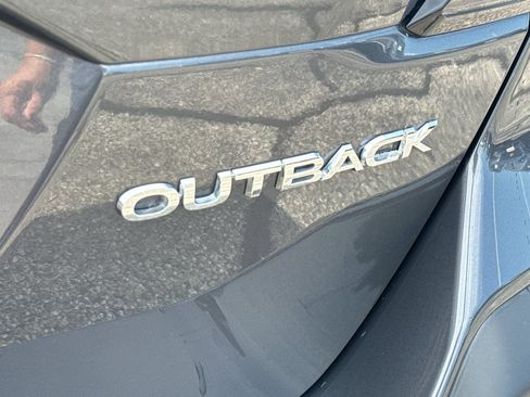 Used 2023 Subaru Outback Premium AWD/4WD image 9