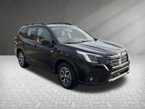 Used 2023 Subaru Forester Premium image 8