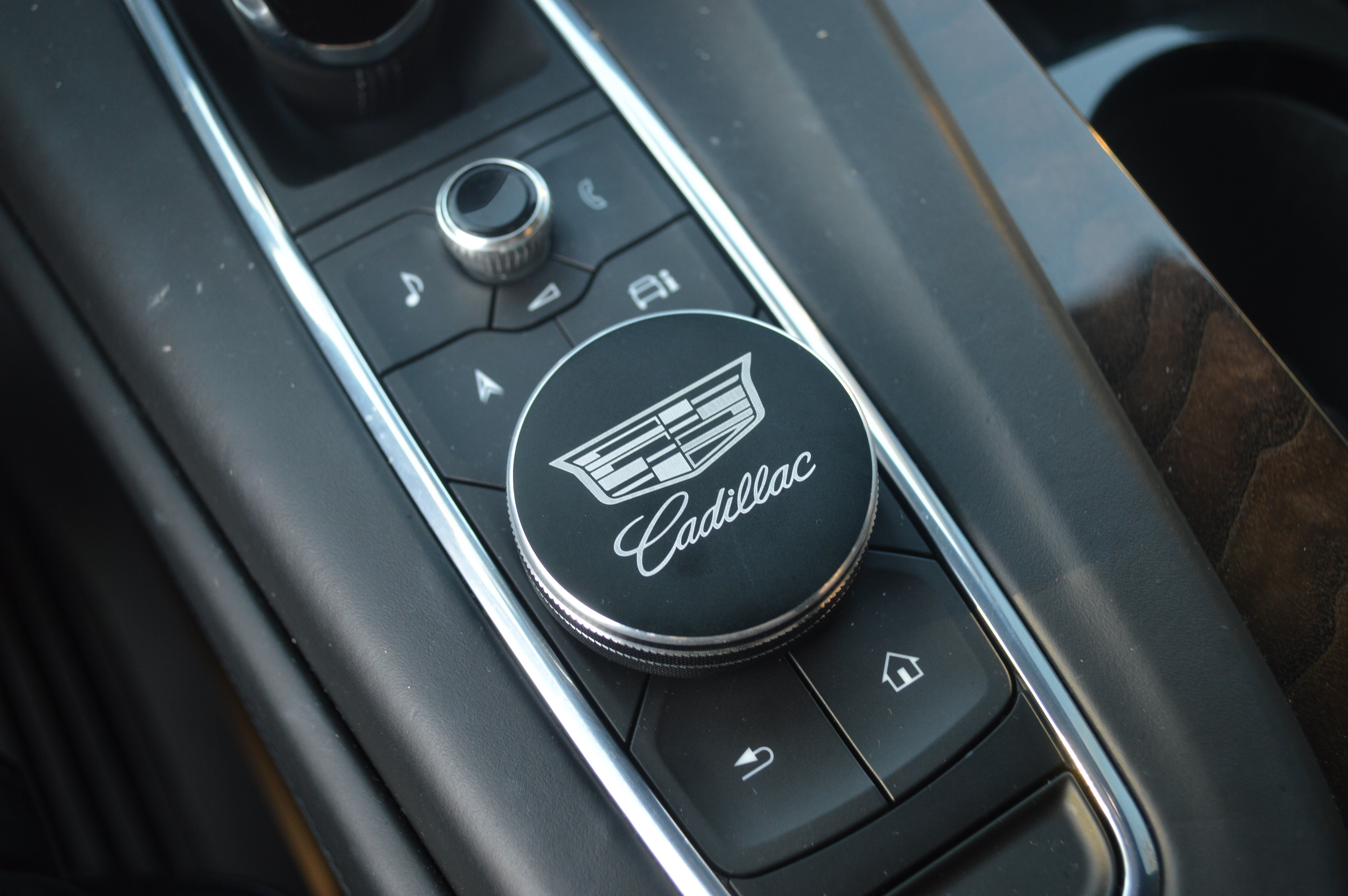 Used 2021 Cadillac Escalade Premium Luxury Platinum AWD/4WD image 22