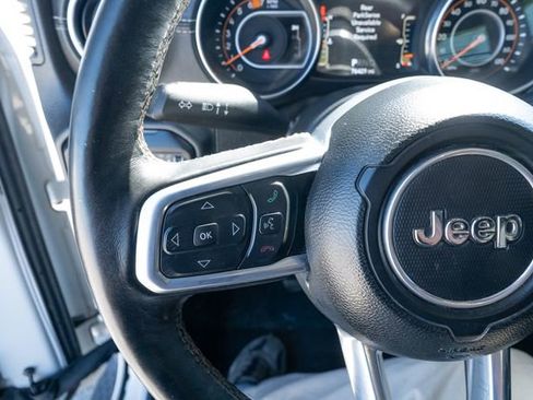 Used 2019 Jeep Wrangler Unlimited Sahara AWD/4WD image 26