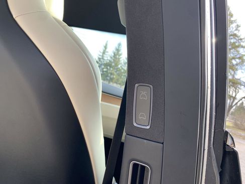 Used 2019 Tesla Model X Long Range AWD/4WD image 21