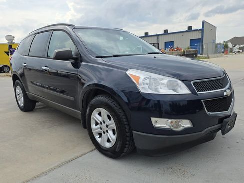 Used 2011 Chevrolet Traverse LS image 7