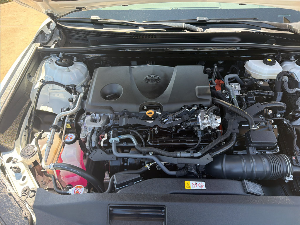 Used 2025 Toyota Camry SE FWD image 17