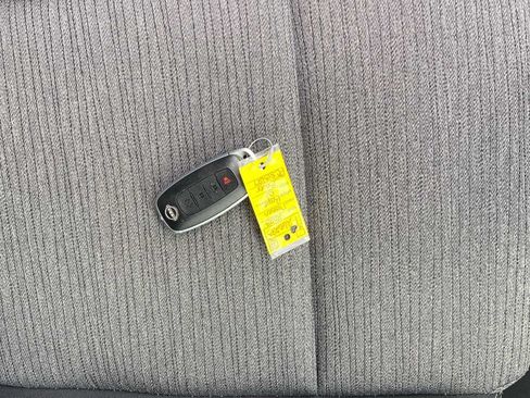 Used 2023 Nissan Rogue SV AWD/4WD image 30