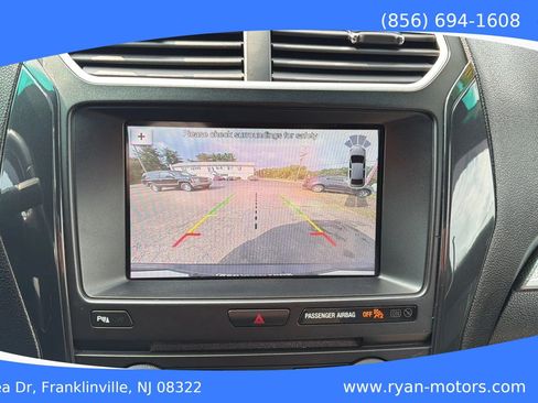 Used 2017 Ford Explorer XLT w/ XLT Appearance Package AWD/4WD image 13