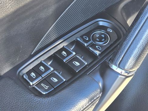 Used 2018 Porsche Cayenne image 18