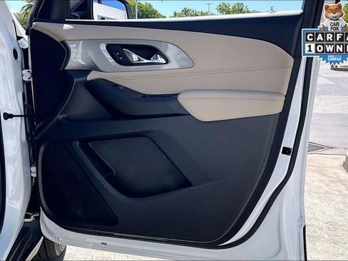 Used 2023 Chevrolet Traverse LS FWD image 23
