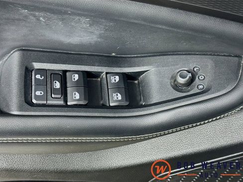 Used 2023 Jeep Grand Cherokee Laredo AWD/4WD image 21