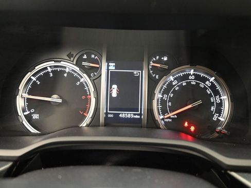 Used 2024 Toyota 4Runner TRD Off-Road Premium AWD/4WD image 19