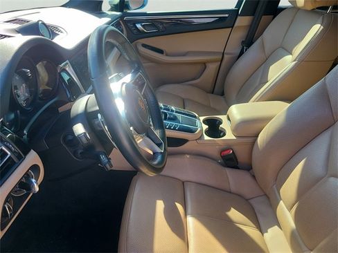 Used 2020 Porsche Macan S image 23