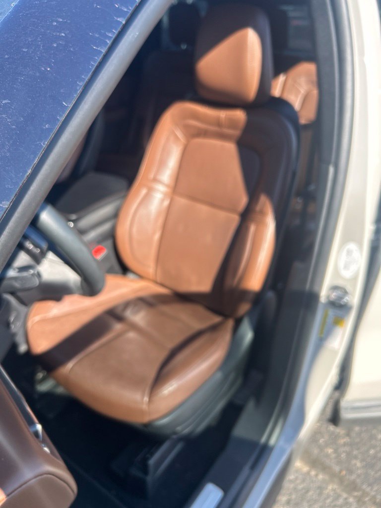 Used 2023 Lincoln Aviator Reserve w/ Equipment Group 201A RWD image 5