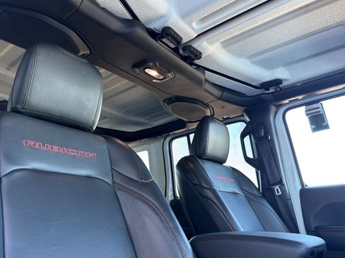 Used 2018 Jeep Wrangler Unlimited Rubicon w/ Safety Group AWD/4WD image 16