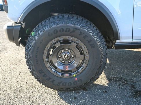 New 2025 Ford Bronco Badlands image 12