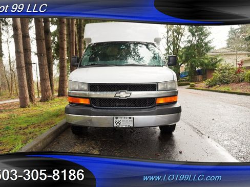 Used 2004 Chevrolet Express 3500 w/ Chrome Appearance Package image 6