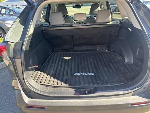 Used 2022 Toyota RAV4 XLE Premium AWD/4WD image 10
