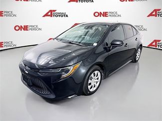 Used 2021 Toyota Corolla LE video 3