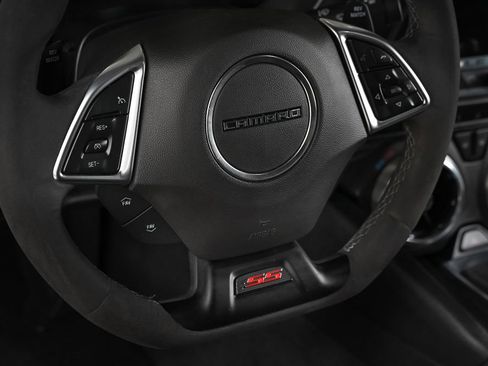 Used 2019 Chevrolet Camaro SS RWD image 18