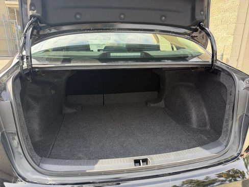 Used 2025 Toyota Corolla LE FWD image 29