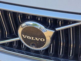 Used 2025 Volvo XC40 B5 Plus AWD/4WD video 2