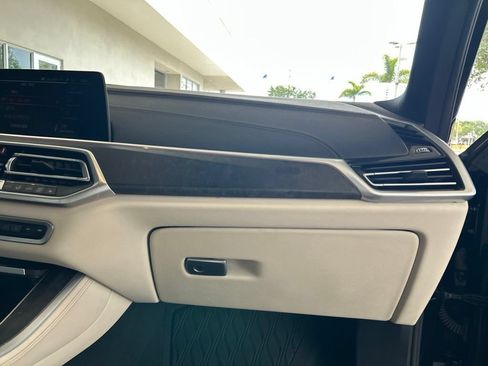 Used 2022 BMW X5 sDrive40i w/ M Sport Package RWD image 26