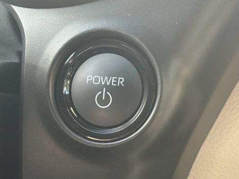 Used 2025 Toyota Sienna Platinum AWD/4WD image 18