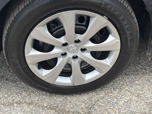 Used 2025 Toyota Corolla LE FWD image 24