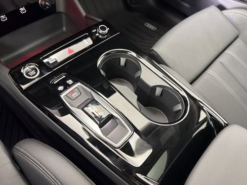 New 2025 Audi Q6 e-tron Premium Plus image 21