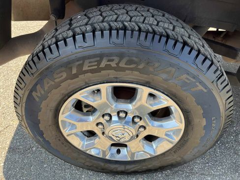 Used 2018 RAM 2500 Tradesman w/ Chrome Appearance Group image 14